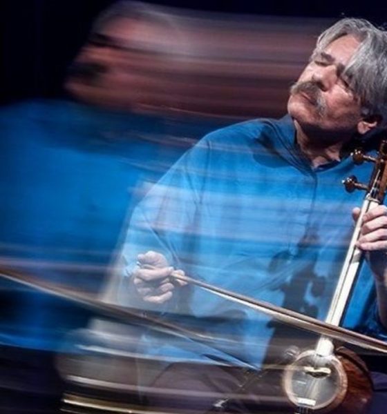 کیهان کلهر جایزۀ هنرمند سال 2019 را از فستیوال جهانی موسیقی دریافت کرد