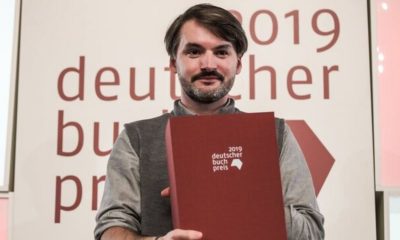 برنده جایزۀ کتاب سال آلمان به انتقاد از هانتکه پرداخت!