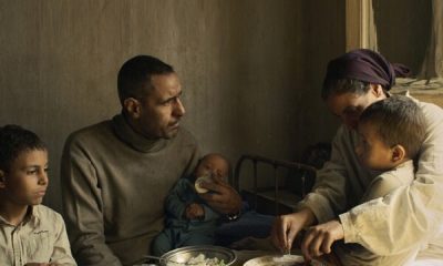 «پرها» ساخته عمر الزهیری فیلم دیدنی‌ای است از سینمای مصر که در بخش مسابقه جشنواره الگونا (الجونه)، یکی از بزرگ‌ترین جشنواره‌های سینمایی خاورمیانه که در مصر در حال برگزاری است، به نمایش درآمد